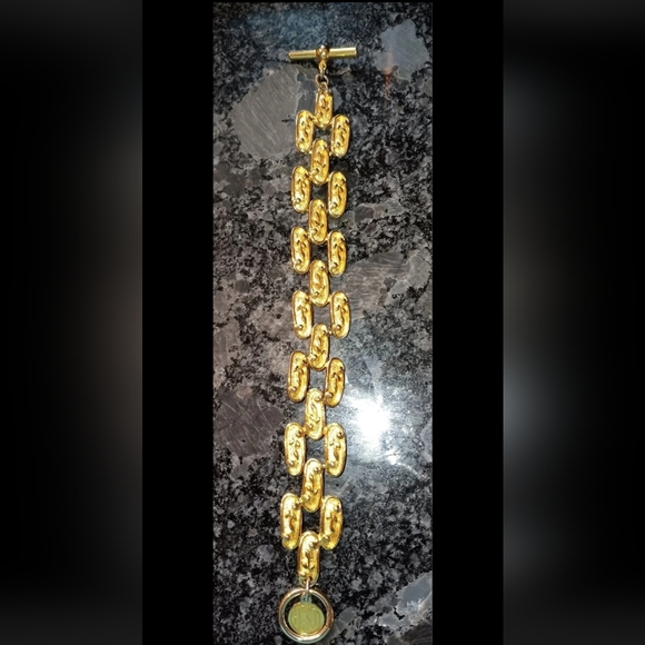 Vintage Anne Klein Gold-Tone Bracelet 8 Inches Toggle Closure - Beautiful! - Picture 4 of 7